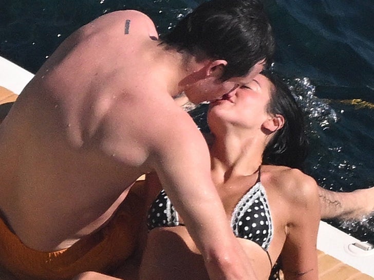 63173ad267af423a9779167aa0b52d78_md Engaged Duo Dua Lipa and Callum Turner -- Steamy PDA On The Amalfi Coast