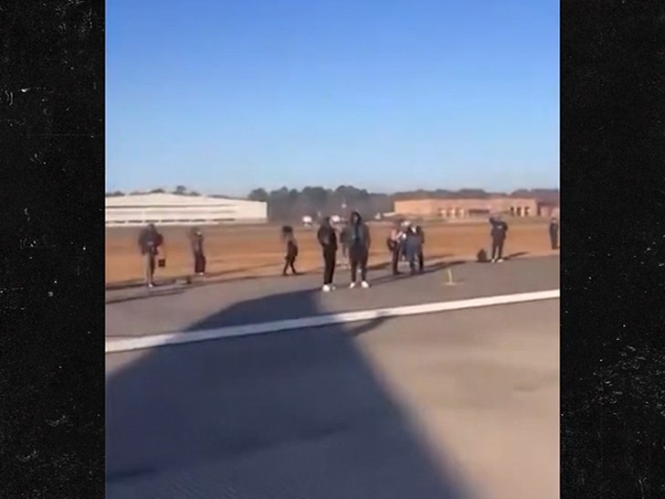 646fc734e7c04b07bdf4e93adc9c4dc4_md 020225-united-airlines-primary-3