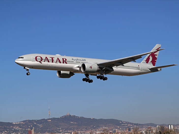 648a9d2fa0ca4f0aaa89d7f481376200_md qatar airways plane getty 1