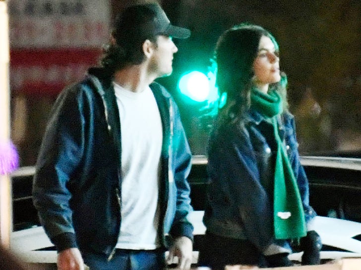 64a6e15345fd46d388e4e88bb2124377_md 0130-Kaia-Gerber-and-Lewis-Pullman-SUB-2