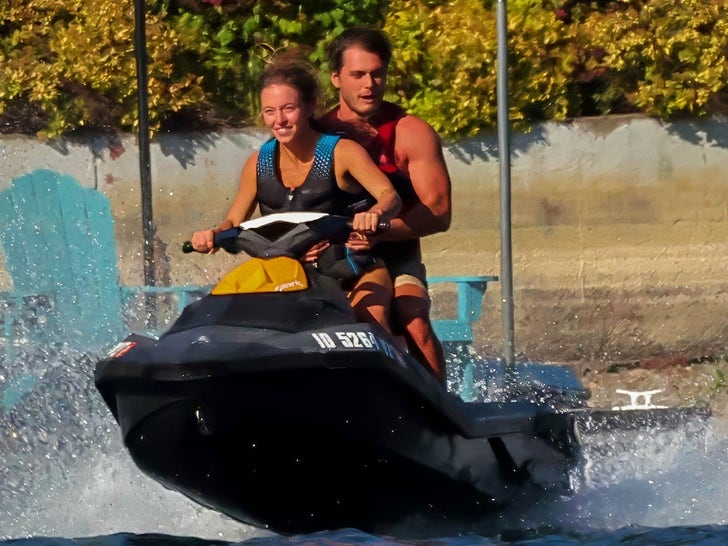 64e146d14fb147dd8cc12f609f8bbbb8_md Sydney Sweeney Rides Jet Ski on Lake With Mystery Man