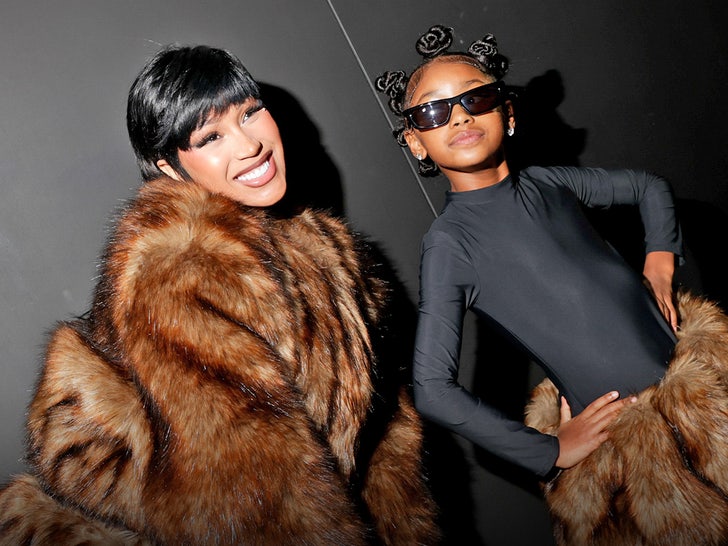 67d9c02b684448fbb794eb3078c61d5d_md-1 Cardi B & Daughter Kulture Twin for Alexander Wang