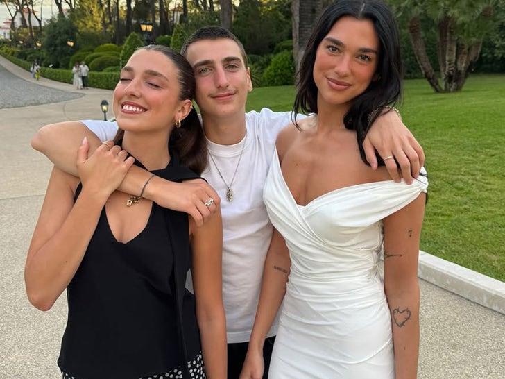 0527-Dua-Lipa-Siblings-SUB