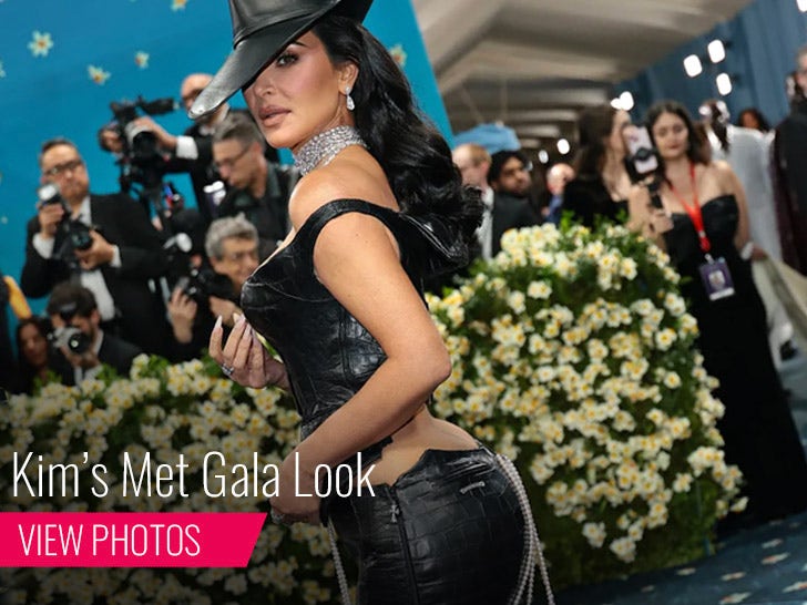68c2959f81e44592ad7a531d699deec1_md Kim Kardashian