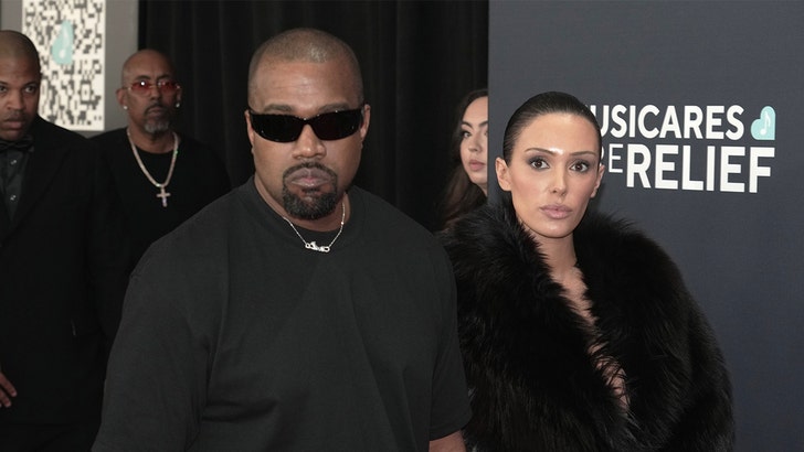 692871e3d87144cb9b042e00f46dd6d7_md-1 kanye-bianca