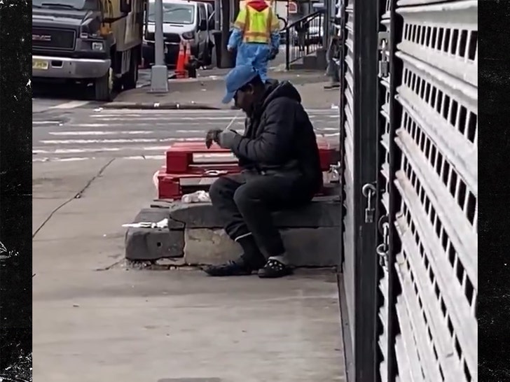 6a55223fd4a348a891e16bd5bb4e8f2b_md 031625-man-eats-rat-2