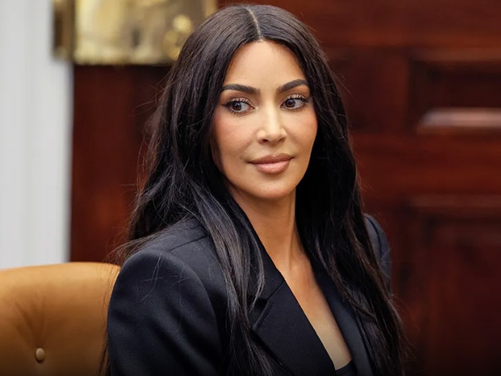 6a935a2c4e5d45258167c85c1d914932_md kim kardashian getty main