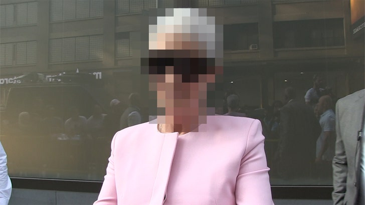 6ad6e1c99bcf4256bd16c132c70067db_md 073025_guess_who_jamie_lee_curtis_kal