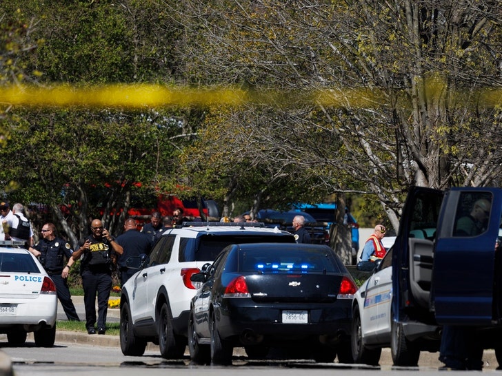 6ba92c7f8c024a9c8b1cb3d0c676ca55_md Covenant School Shooting -- Police On The Scene