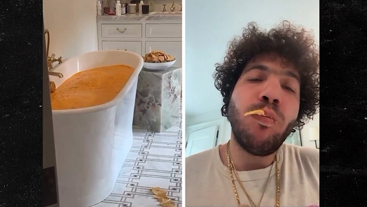 6bf8ef5405f44bffa425255a423e50a7_md 021425-benny-blanco-kal