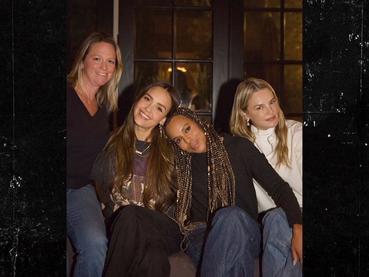 6c24871ac31443319398a117d6030046_md 020125_jessica_alba-sg1