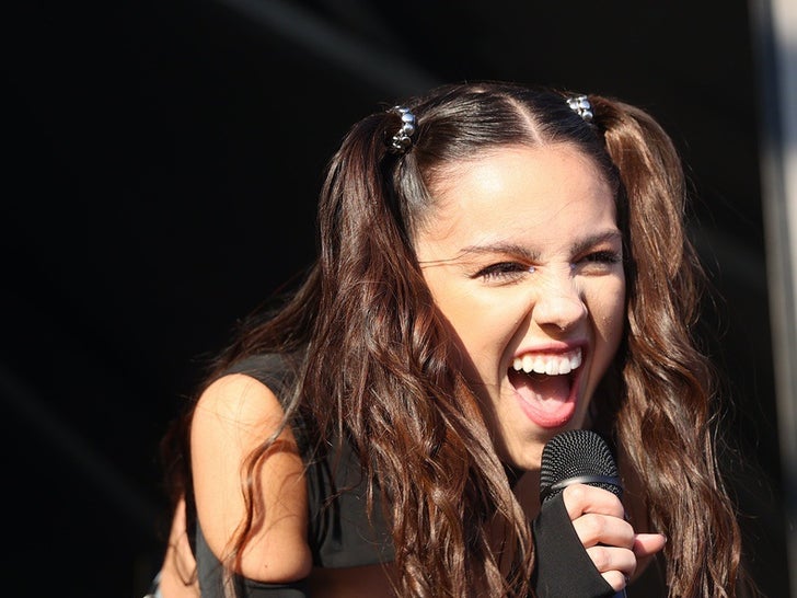 Olivia Rodrigo’s Performance Photos