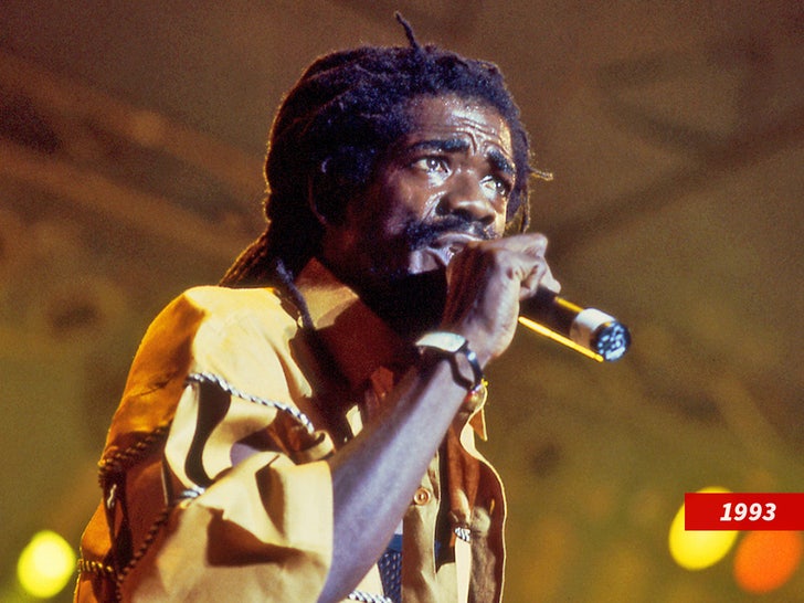 6ebf34c864f74c9483c757bdcbdd43ea_md cocoa tea sub getty swipe 2