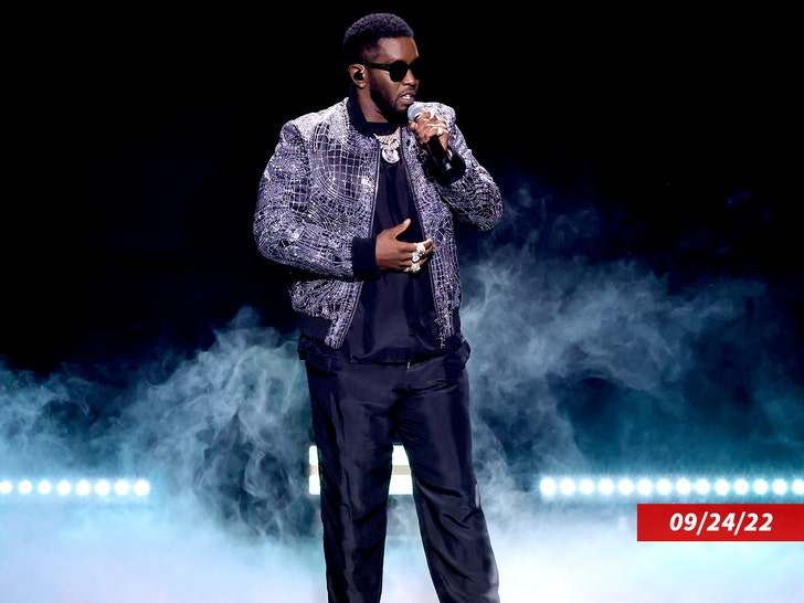 71f6c67ee2a4459db0ef2e9f0cf53da9_md diddy