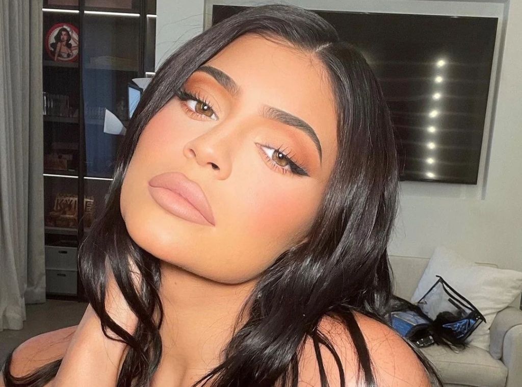 72bbc3af-9e77-4b8f-ba69-c82d71a1eb26_1746212343 Shop Kylie Jenner Kylie Cosmetics Lip Kit Deal