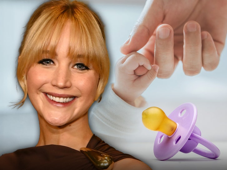 75290fd8b7e247b8b5ebcdf270440458_md jennifer lawrence baby main getty 2