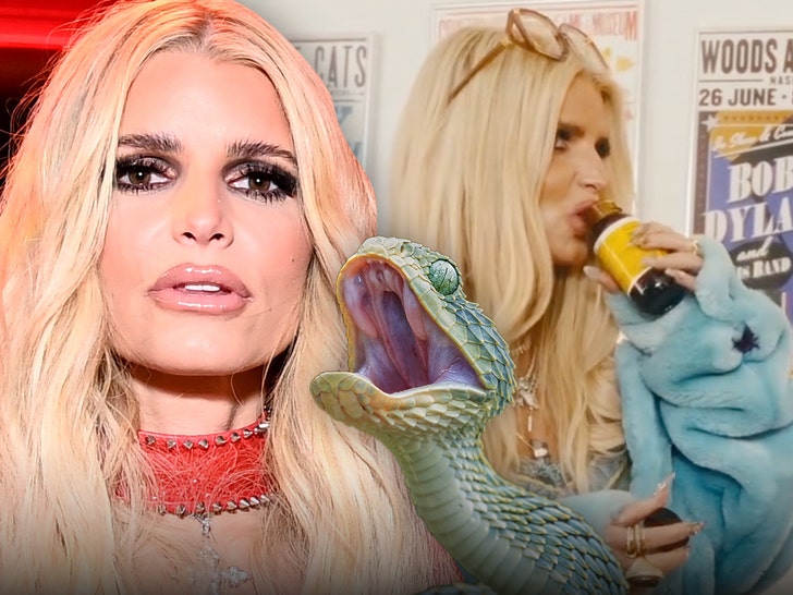 Jessica Simpson Drinks Snake Sperm to help her Vocal Cords