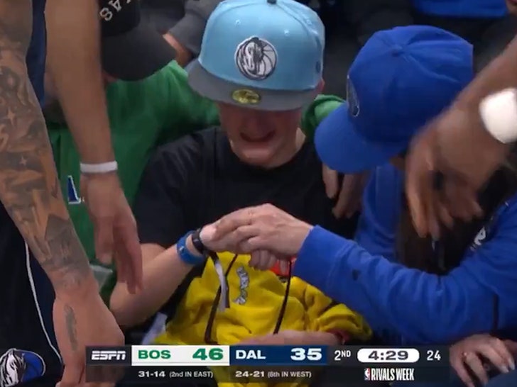 75f6107b8d6f463783015a078d4ca6db_md 012625-kyrie-irving-primary-3