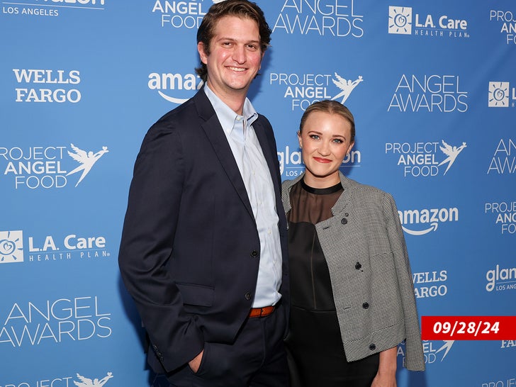 7706ffafed9a46caa46f1501b92bfeab_md Jack Anthony emily osment
