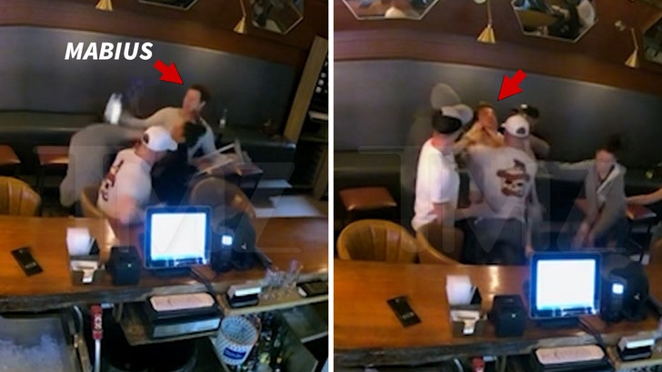 7781e387280d484595178775d47e077a_md-1 022125_eric_mabius_bar_fight_kal