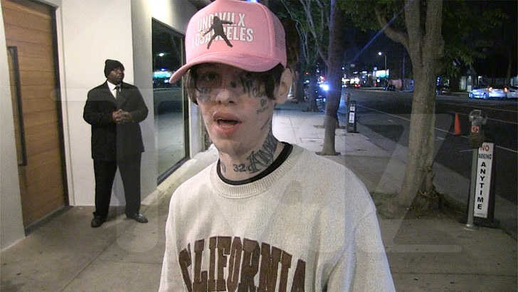 779a78d11fa144198fcb08de84ff1e5b_md-1 020425_lil_xan_kal