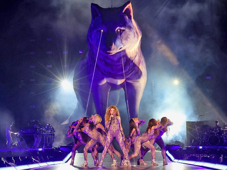 Shakira Kicking Off the Las Mujeres Ya No Lloran World Tour