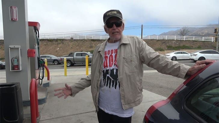 7849c617f3f44b5883248373fd52dcff_md 082222-gary-busey-kal