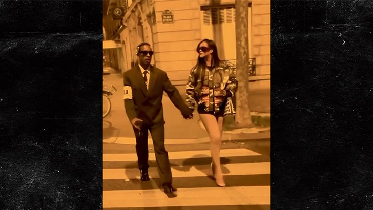 790530cd75dd4bf998fe0b50d0b76581_md 021525_rihanna-kal