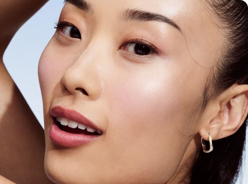 79a92f17-4974-4a64-9d74-152aedbbac25_1744642779 shop_clinique_Even Better_hero.jpg