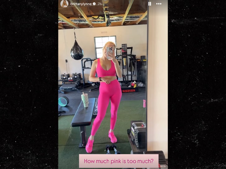 7a0cdf8a061e4d35bd169e629ab1df20_md britney mahomes instagram story