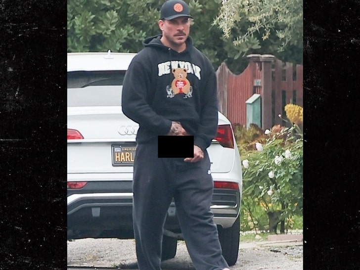 7a2575f169e34d0abedbb66a42fc8da7_md Jax Taylor Adjusting