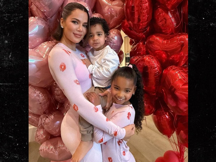 khloe kardashian and her kids 2
