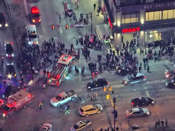 7c2950a2e8cd45e9bee703ddd93bb49c_md fan struck by car in philly Fox 29 Philadelphia 1