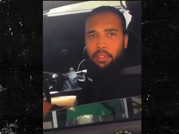 7ccd84e9b48f475ebb94b0d8d3d1375d_md-1 011525-man-no-pants-1