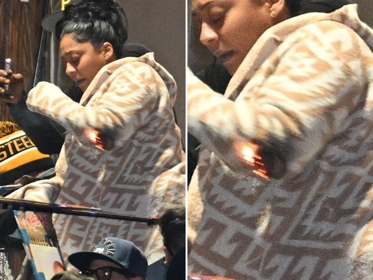 7f109997628d4770985e0107ced8baca_md Katy Perry Autograph seeker On Fire Outside Of Jimmy Kimmel