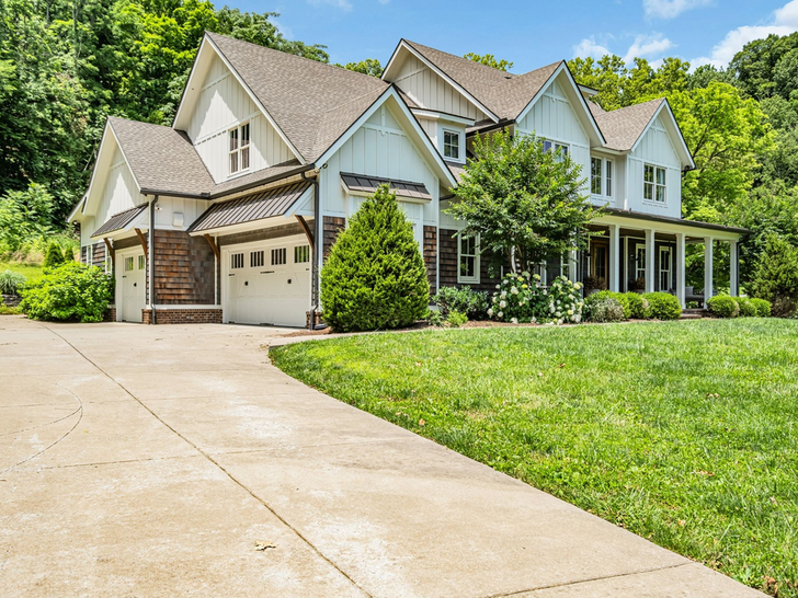 7fe13e1028bc4ecb9d7f433ca9534895_md Kristin Cavallari House Tennessee Ranch Photos 3