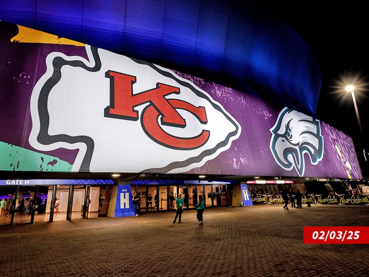 801ccffb1e2b4721a9f9b46a5f17c020_md superbowl lix caesars superdome chiefs eagles sub getty swipe