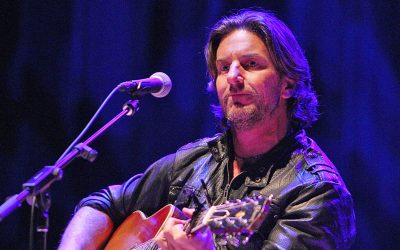 Grammy-Winning Singer-Songwriter Brett James Dies in Plane Crash