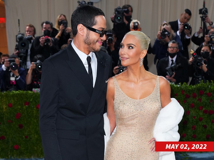 813cb08ed2e046bf9cc06cc43bd7ff58_md pete davidson and kim kardashian getty