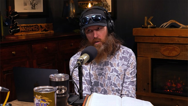 8210c4b82cb64614bb4997486e575e85_md 040425_duck_dynasty-kal