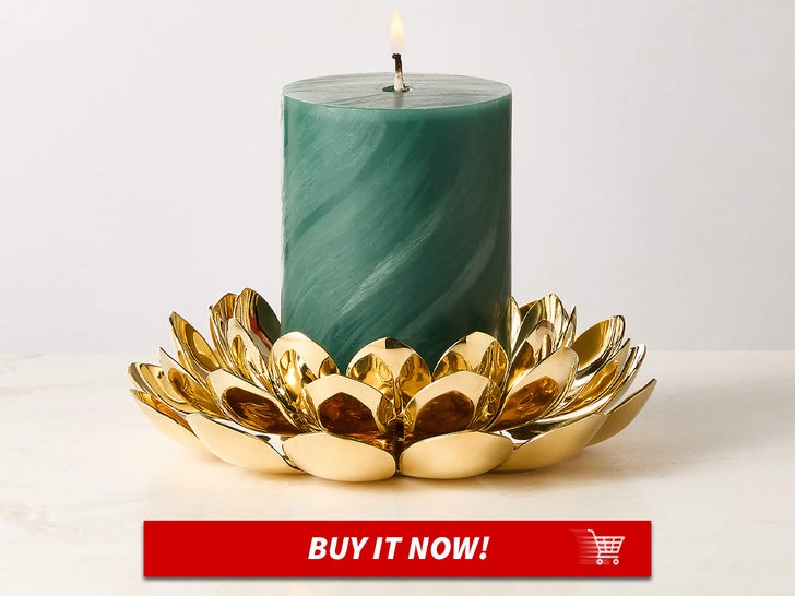 82250ea5770848f29aa8679d42dd6cf9_md Brass-Lotus-Candle-Holder-MAIN