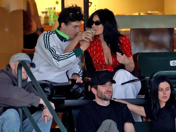 82c474ab69f64a35ae83db901943bbc4_md kylie jenner and timothee chalamet getty 2