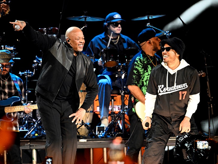 83af668ea95148d895ca709b7ab858aa_md dr dre performing at kia forum fire aid concert