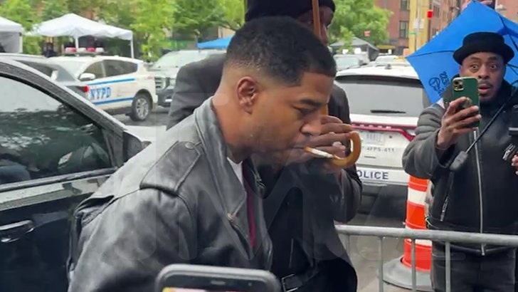 83c8c435245745ed8618c16ed348b67b_md 052225_kid_cudi_arrival_kal