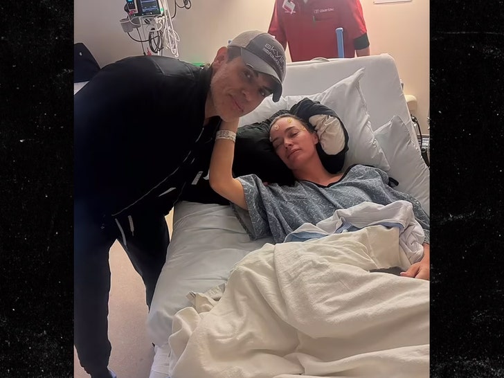 84a982c1920441768855eb70ede1470c_md teddi mellencamp in the hospital