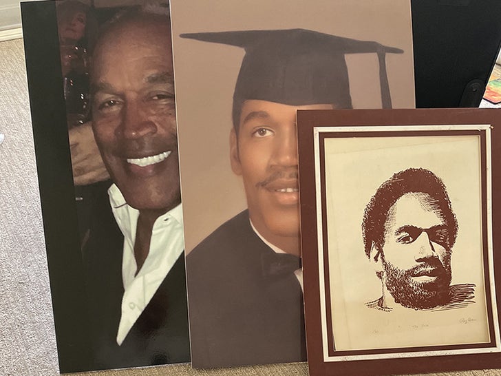 865715cbe882415a9d688b9a0e852488_md 0128-oj-simpson-house-garage-items-memorabilia-photos-primary-4