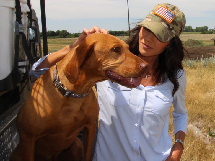 887499ef49d245d28ea8876427342830_md Kristi Noem Social Shots