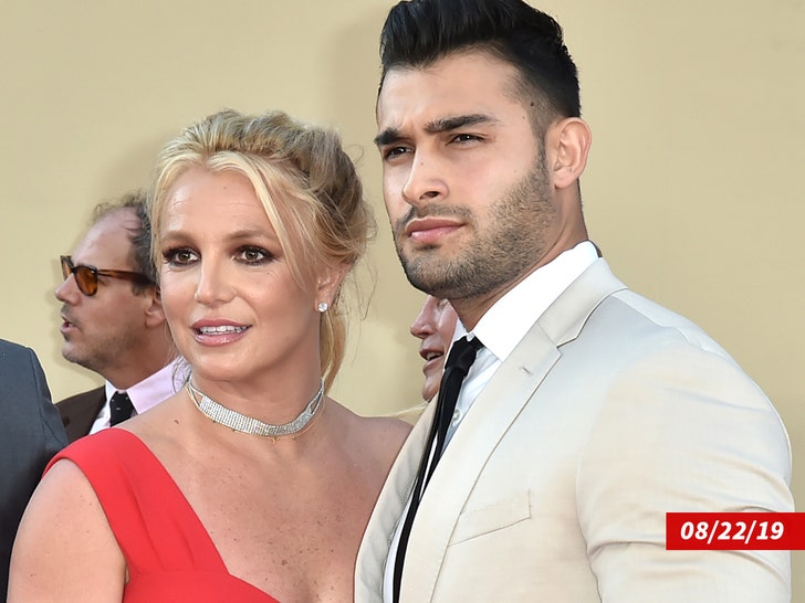 88ef6436cb074e06b75d69f18a5e2edf_md-1 Britney Spears and Sam Asghari