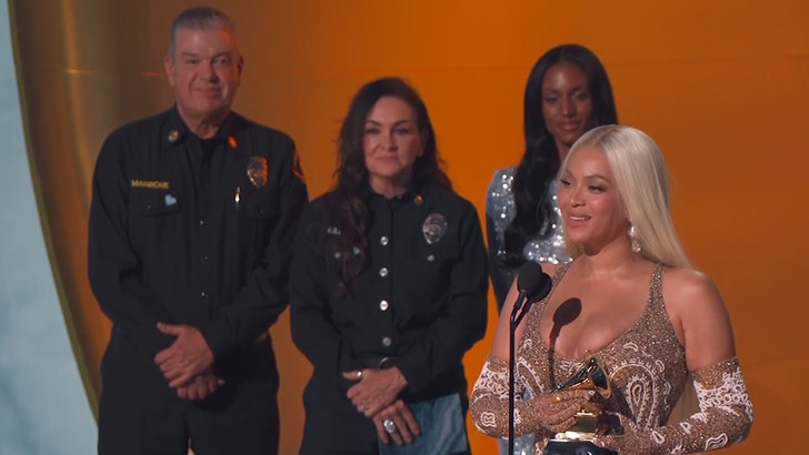 89b27daf58f84663bb4089df4d12b8b7_md-2 020225-grammys-lafd-beyonce-kal