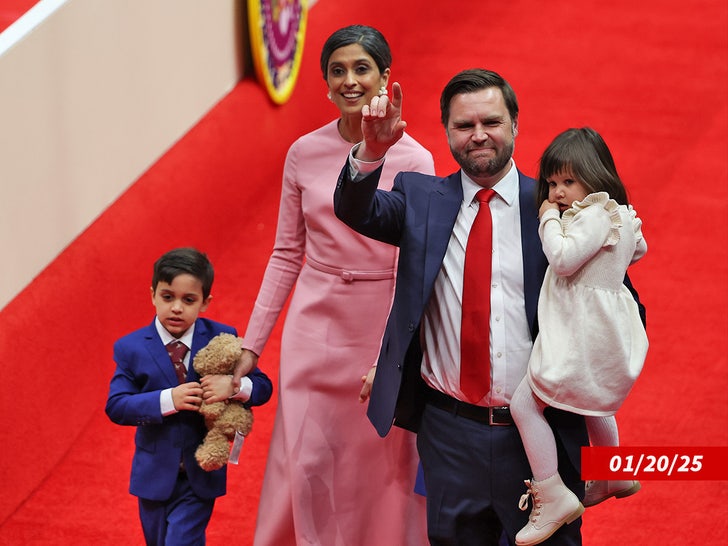 8a3c3d59099d4afd8e994b47dee9d06a_md jd vance usha vance family sub getty swipe